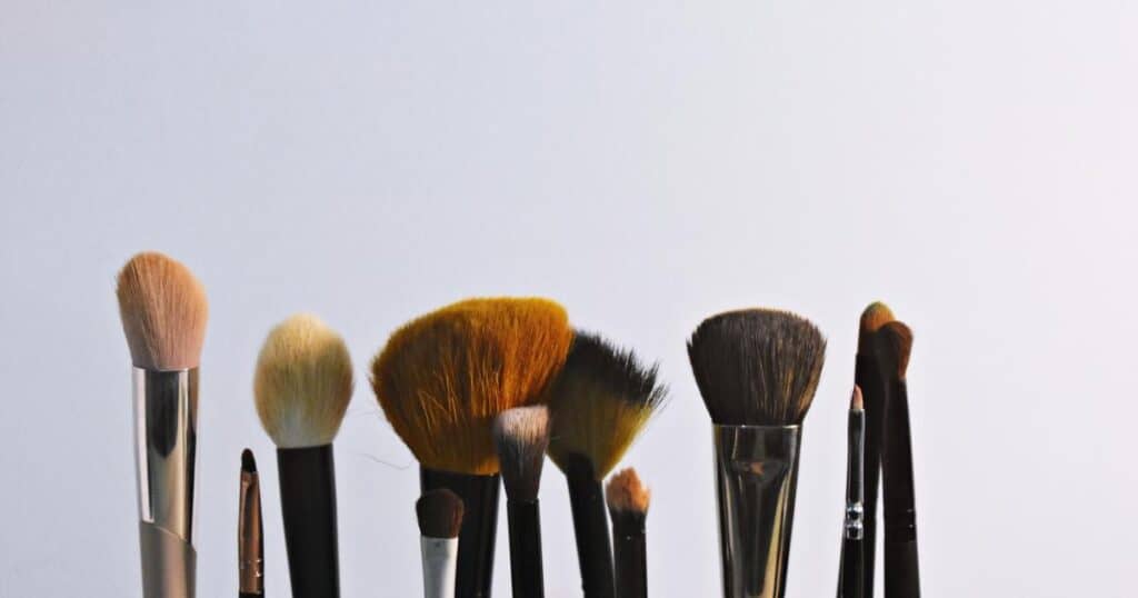 quality makeup brushes to avoid cakey dry makeup
